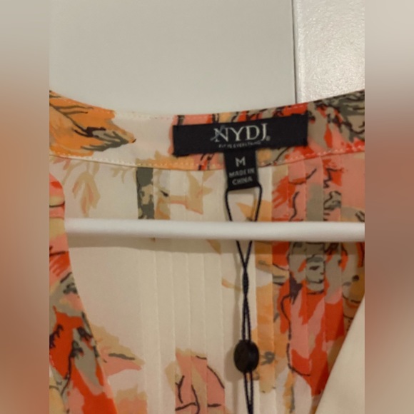 NYDJ Pintuck Floral Blouse - NWT - Picture 5 of 9